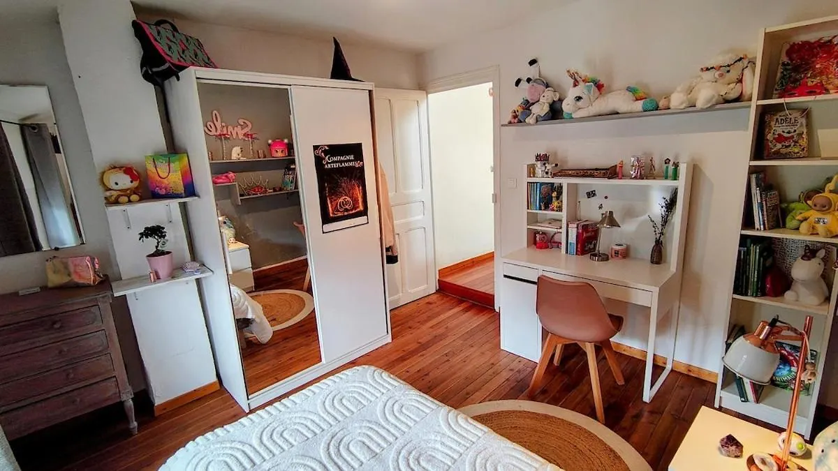 Maison Triplex Atypique Centre-Historique 140 M2 Embrun 0*,